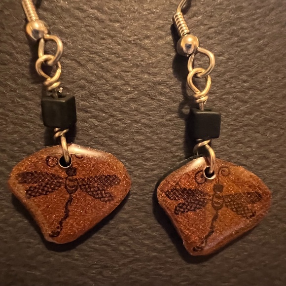Dragonfly print earrings, Catherine Joan Petersen, new w/o tags, Christmas gift - Picture 1 of 6